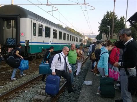 Guasto A Treno Merci Ritardi Di Oltre Un Ora Sulla Linea Genova