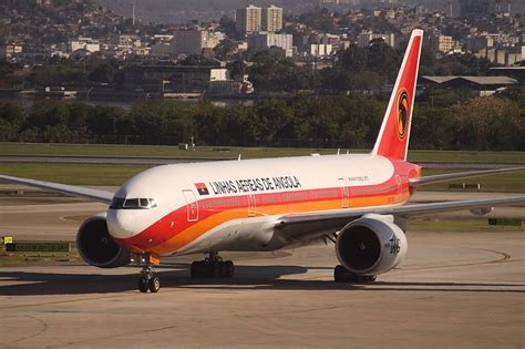 Taag Angola Airlines Fleet Boeing Er Details And Pictures