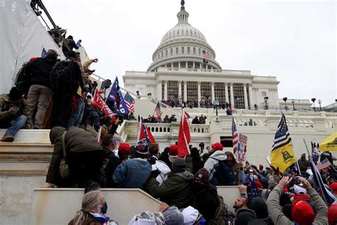 PHOTOS: DC in chaos after mob storms US Capitol