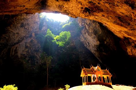 The Phraya Nakhon cave - Jurassic Mountain Resort