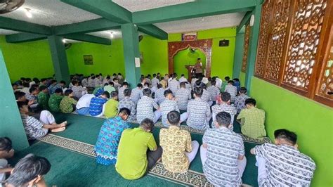 Sambangi Sekolah Polsek Tanjung Karang Timur Polda Lampung Intens