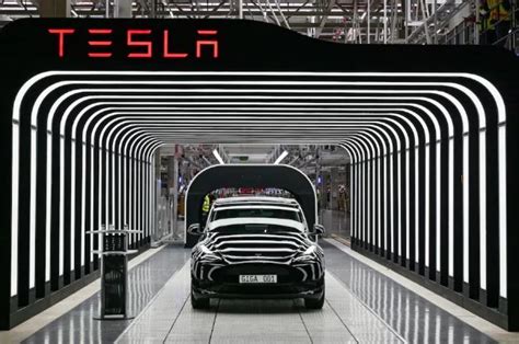 Tesla Cuts Us Prices Of Models Y X S By 2 000 Ke