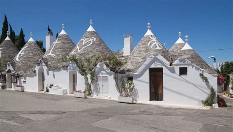 Trulli di Alberobello in Puglia storia curiosità e misteri