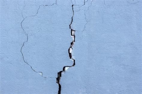 Understanding The Different Types Of Foundation Cracks