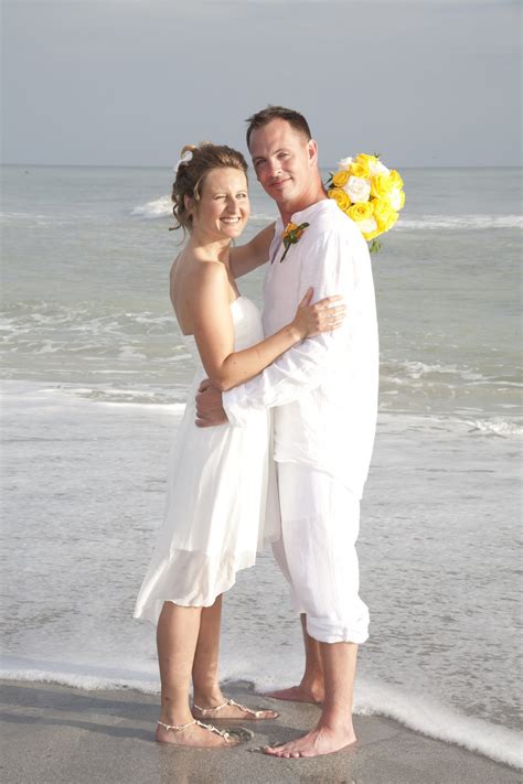 Sanibel Island Wedding Photos from FloridaWeddings.com