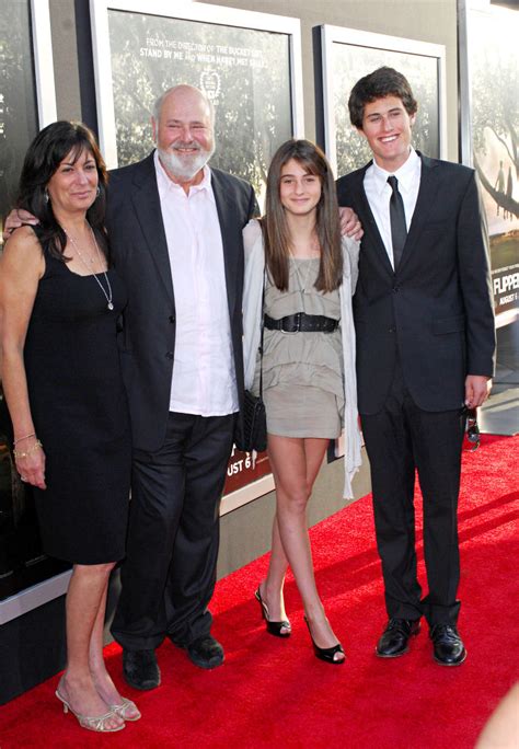 Flipped (2010) Premiere Photo Gallery and Red Carpet Arrivals Pictures