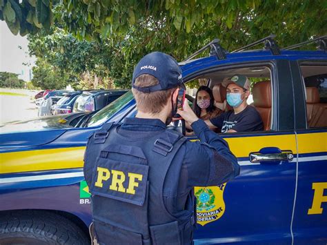 Prf Faz Exposi O De Sete Carr Es De Luxo Que Ser O Usados Pela