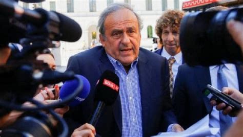 Procès Pour Escroquerie Platini Acquitté Et Dépité Mais Combatif