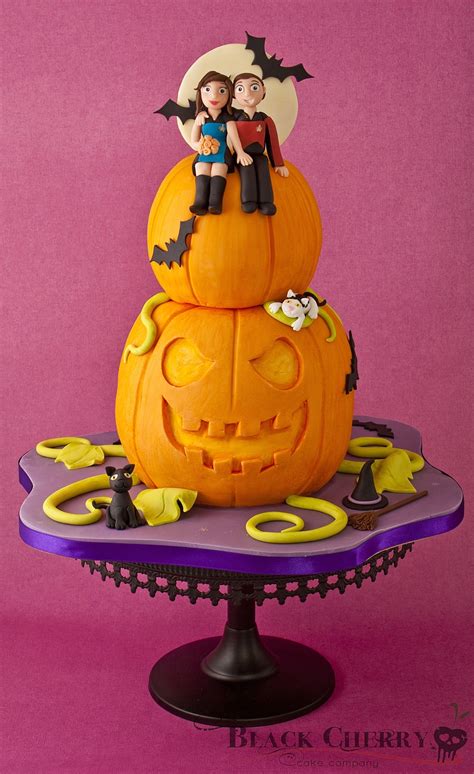 Halloween Star Trek Wedding Cake - CakeCentral.com