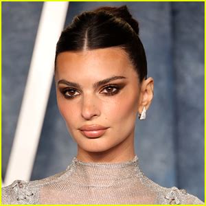 Gone Girl S Emily Ratajkowski Talks Going Nude In The Movie Photo
