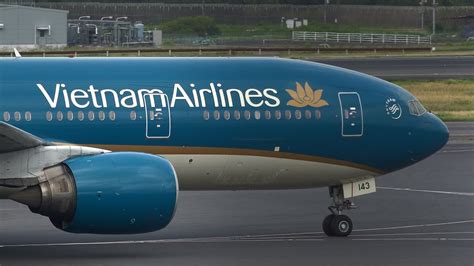 Vietnam Airlines New Livery Boeing 777 200er Vn A143 Nrtrjaa Youtube