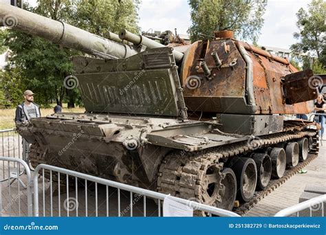 The 2S19 Msta S M1990 Farm Is A Russian Self Propelled 152 Mm