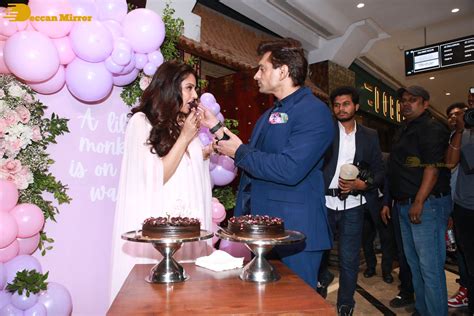 Bipasha Basu celebrates Baby Shower » Deccan Mirror