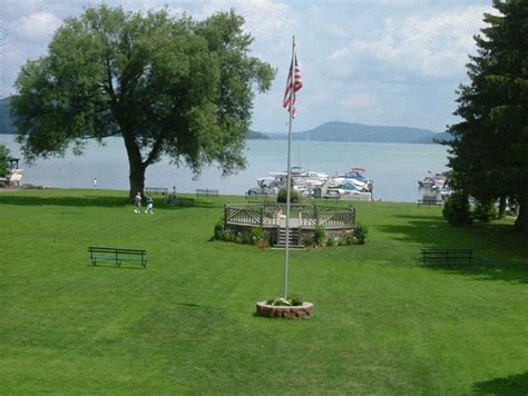 Beautiful Lakefront Park Photo Gallery