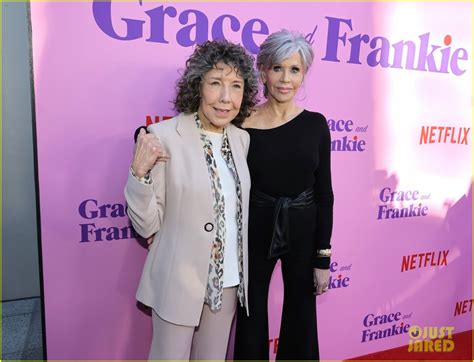 Jane Fonda & Lily Tomlin Hold Hands at 'Grace & Frankie' FYC Event ...