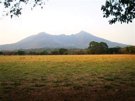 entornos Nicaragua volcán y frontera Reserva Volcán Mombacho