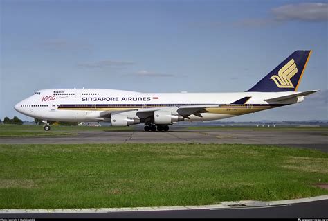 V Smu Singapore Airlines Boeing Photo By Mark Ijsseldijk Id