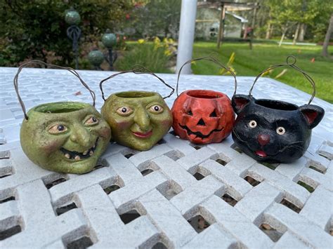 Vintage look Halloween buckets | EstateSales.org