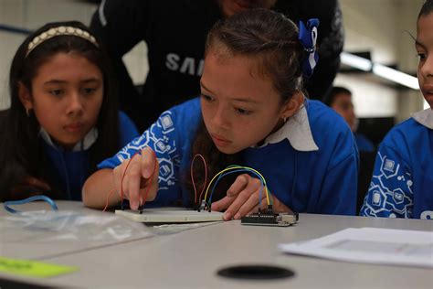 Samsung Impulsa El Mes Global Del Voluntariado Con InspiraTEC Samsung