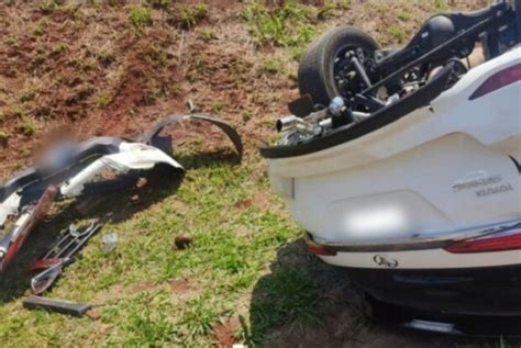 Carro Meia Tonelada De Maconha Obtida Em Umuarama Capota Em Rodovia