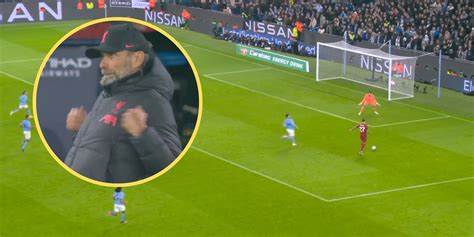 Video Watch How Klopp Reacted To Nunez S Bizarre Second Half Moment