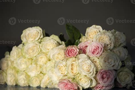 Beautiful vintage bouquet of white roses on a dark background. 19089367 Stock Photo at Vecteezy