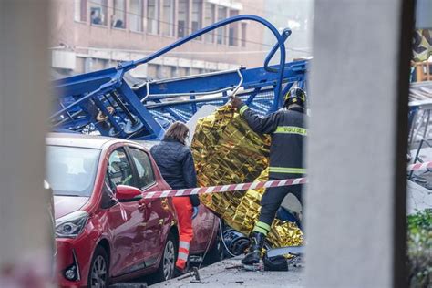 Tragedia A Torino Crollano Due Gru In Un Cantiere Edile Tre Morti