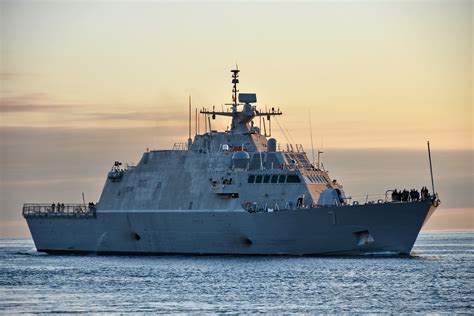 USS Detroit entering the Saint Clair River on it's way to be ...