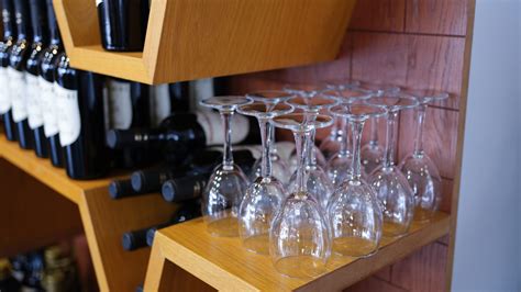 Different types of wine glasses – Wine Cellars Napa