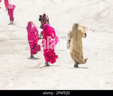 Hingol Pakistan March Women Hindu Yatris Pilgrims Visit Mud