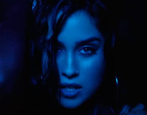 Lauren Jauregui Canta All Night Para Steve Aoki Red