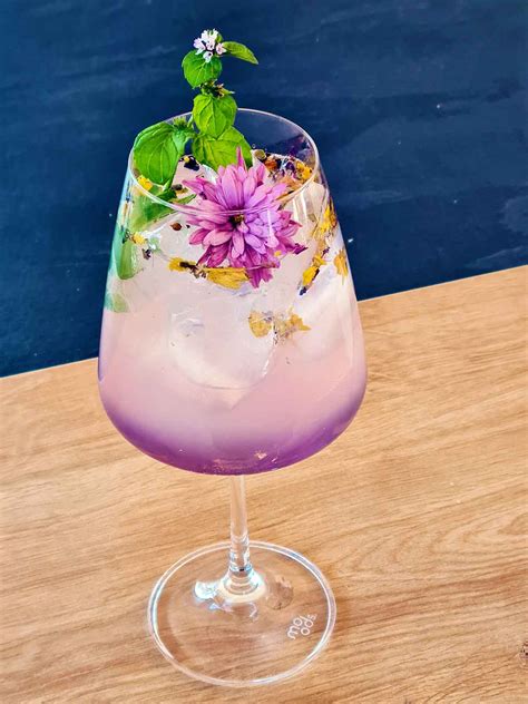 Floral Gin Lemonade Cocktail