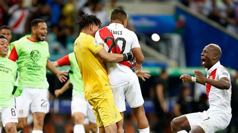 Selección Peruana El Eufórico Festejo De La Bicolor Tras Vencer Por Penales A Uruguay En La