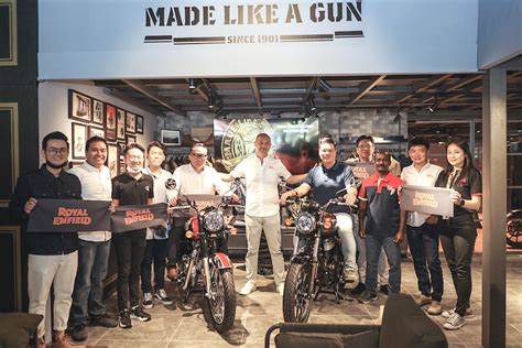 Royal Enfield Flagship Store Opens In Gasket Alley Malaysia Automacha