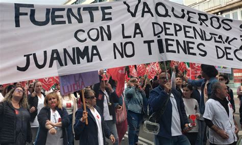 En Torno A 3 000 Personas Se Manifiestan En Granada En Protesta Por El