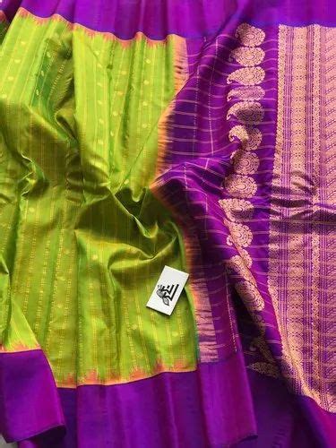 Pure Handloom Gadwal Pure Silk Saree With Kuttu Border Temple Weaving