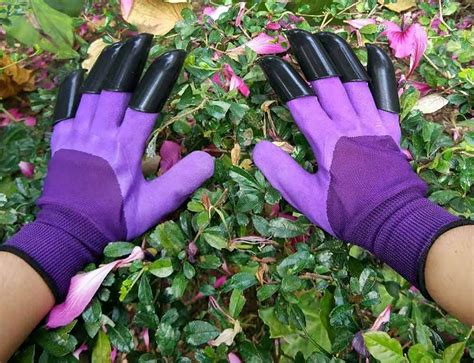 The 7 Xjyamus Gardening Claw Gloves Make Planting Easier