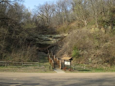 How To Visit Nebraska S Indian Cave State Park Enter The Caves