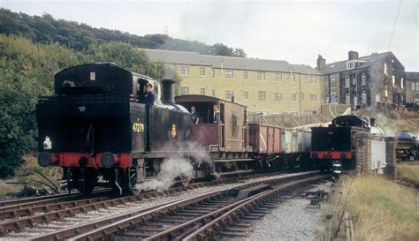 A Busy Scene At Keighley 47279 Shunts A Goods Rake At Kei Flickr