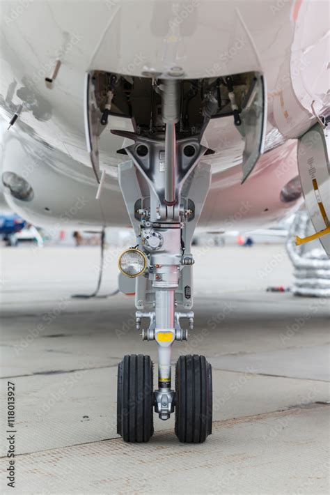 front landing gear light aircraft Stock Photo | Adobe Stock