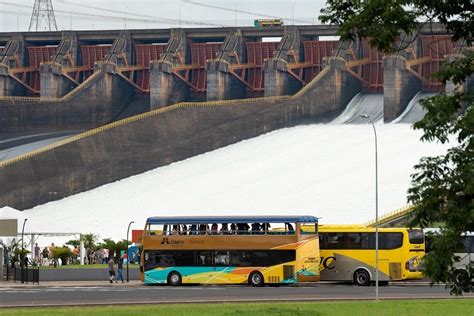 Vertedouro Aberto Itaipu Atraiu Mais De Mil Visitantes Em