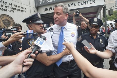 De Blasio Arrested At Protest Over Hospital Closure Wsj