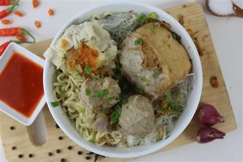 Ini Dia Rekomendasi Warung Makan Bakso Di Tangerang Yang Terkenal