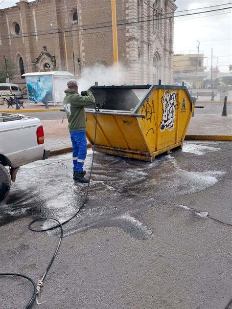 Refuerza Municipio Lavado De Contenedores Para Evitar Malos Olores Y