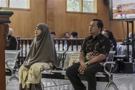 Foto Suasana Sidang Lanjutan Kasus Suap Yana Mulyana Di Pengadilan