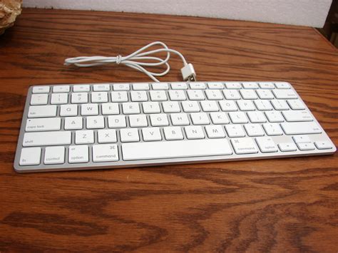 Smallest Compact USB Wired Apple Mac Keyboard Model A1242 - Moose-R-Us ...