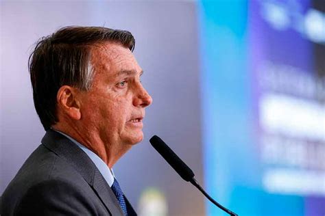 Pressionado Por Reajuste A Servidores Bolsonaro Promete Mais Vagas Na