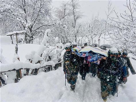 Snowfall In Jammu And Kashmir, Leh, HP And UK Photos: HD Images ...