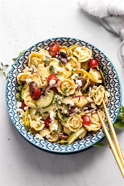 15 Minute Greek Tortellini Pasta Salad