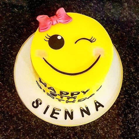 Happy Birthday Sienna Decorated Cake By The Custom Cakesdecor